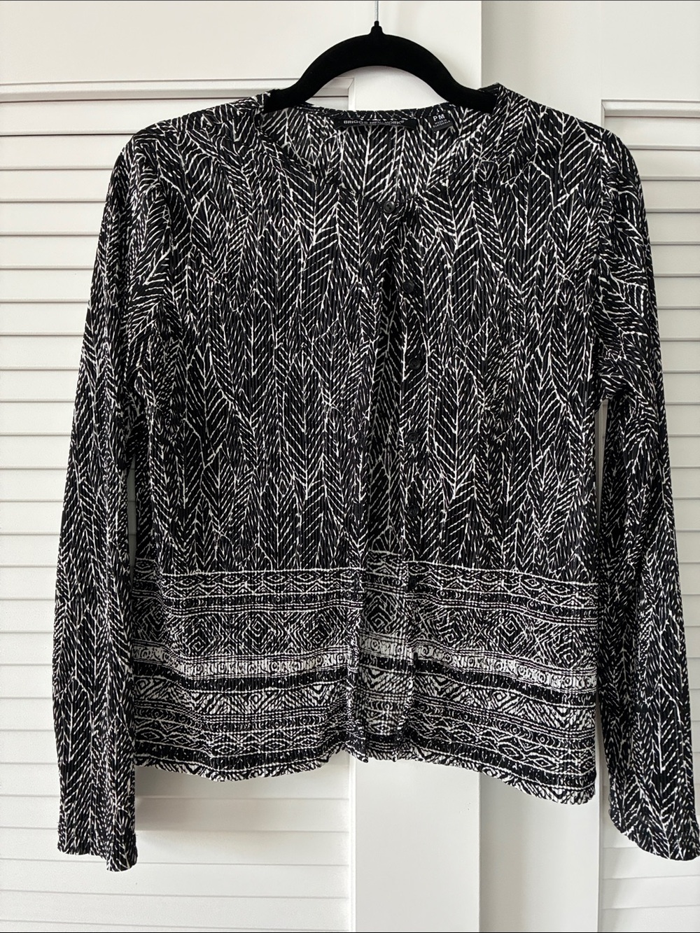 Briggs New York Black & White Long Sleeve Patterned Top